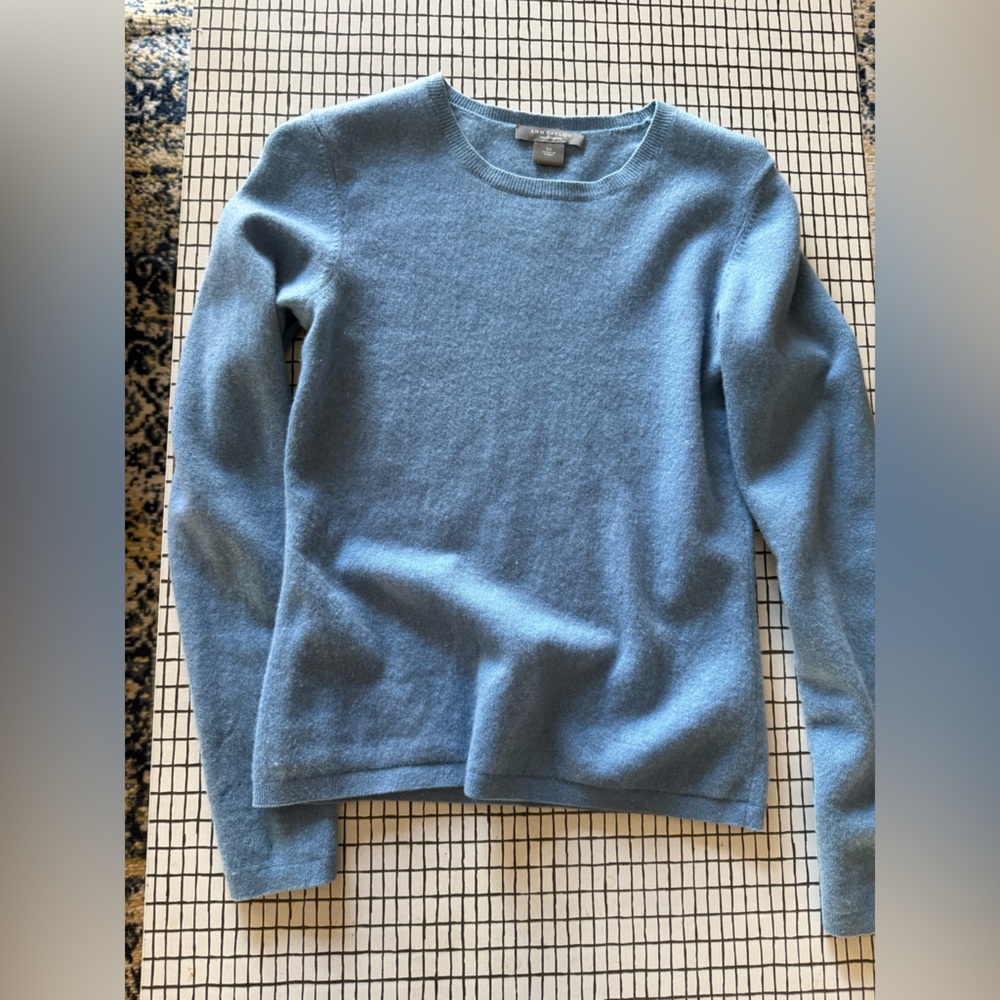 Ann Taylor 100% cashmere Light Blue Crew Neck Sweater